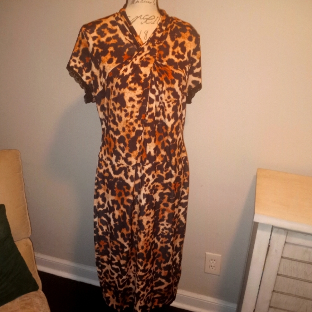 Animal print knee-length dress